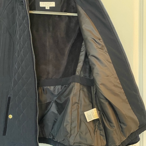 NWOT Laundry by Shelli Segal Navy Quilted Jacket w Hood Velvet Trim Fleece; Lg - Picture 11 of 15